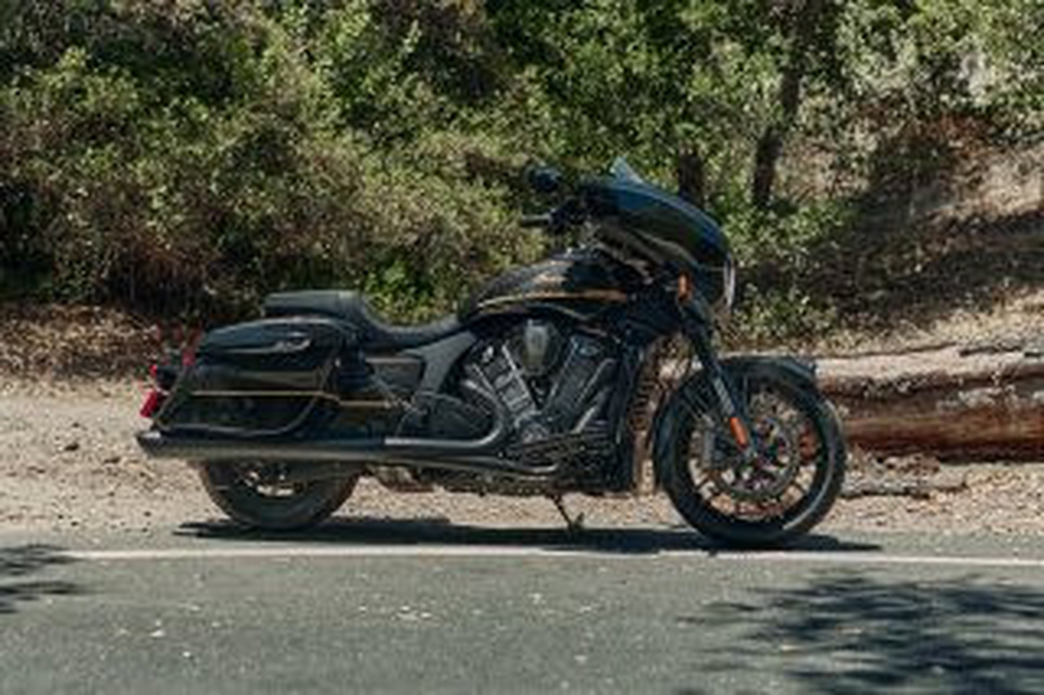 Chieftain PowerPlus Dark Horse motorcycle